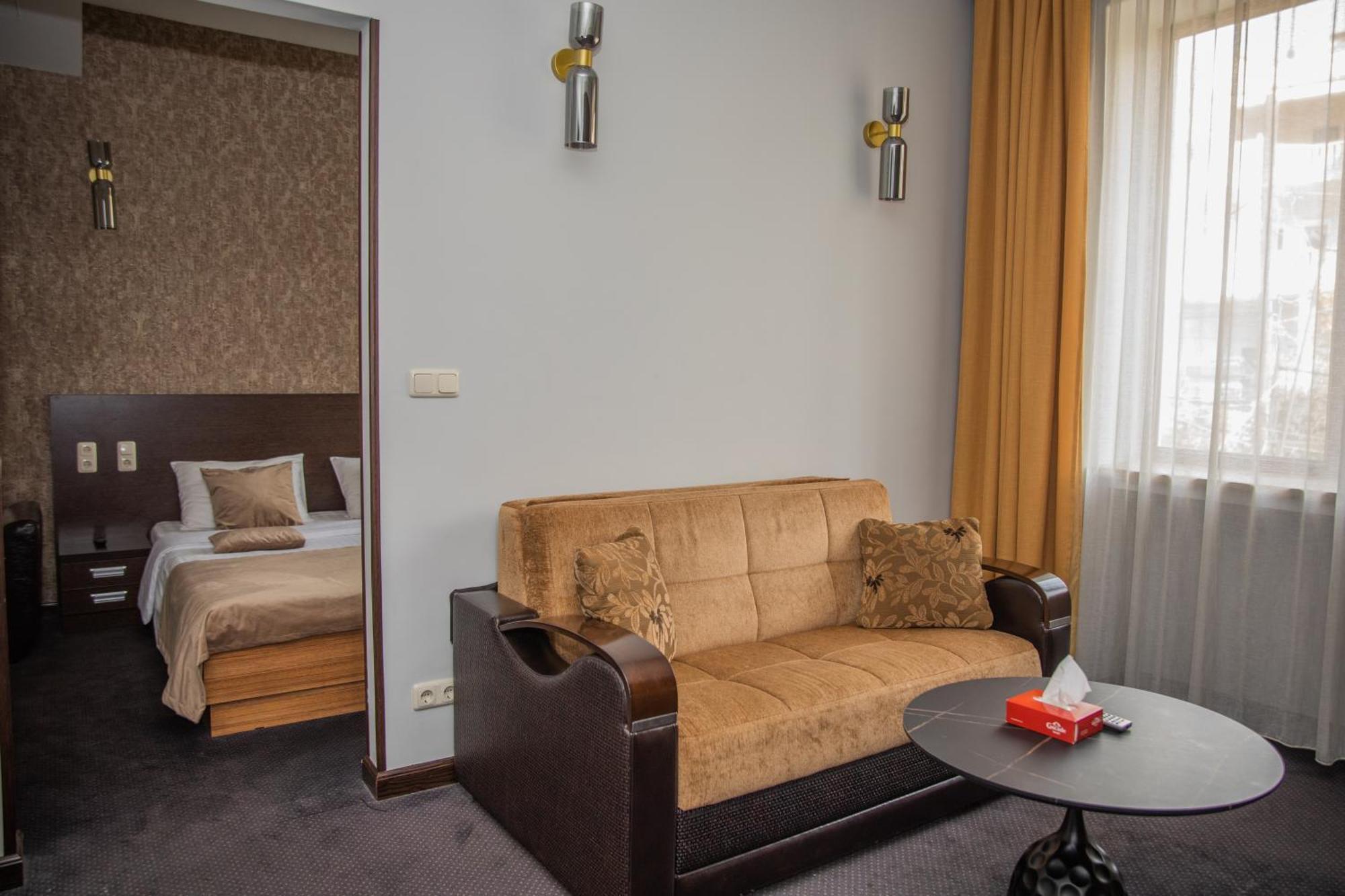 Hotel Cascade 3*