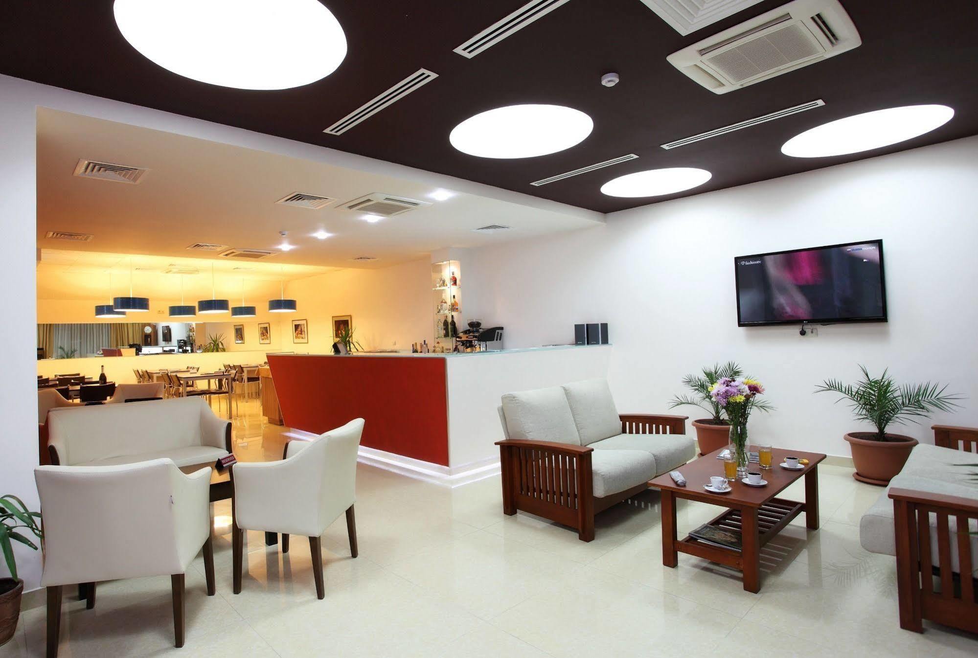 Hotel Cascade 3*